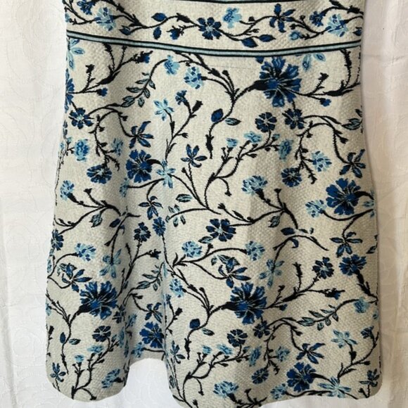 ANTHROPOLGIE MAEVE blue and white floral print A-line dress. Size X-large. - Picture 4 of 10